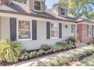 26 Southridge Dr, Saint Louis, MO 63122