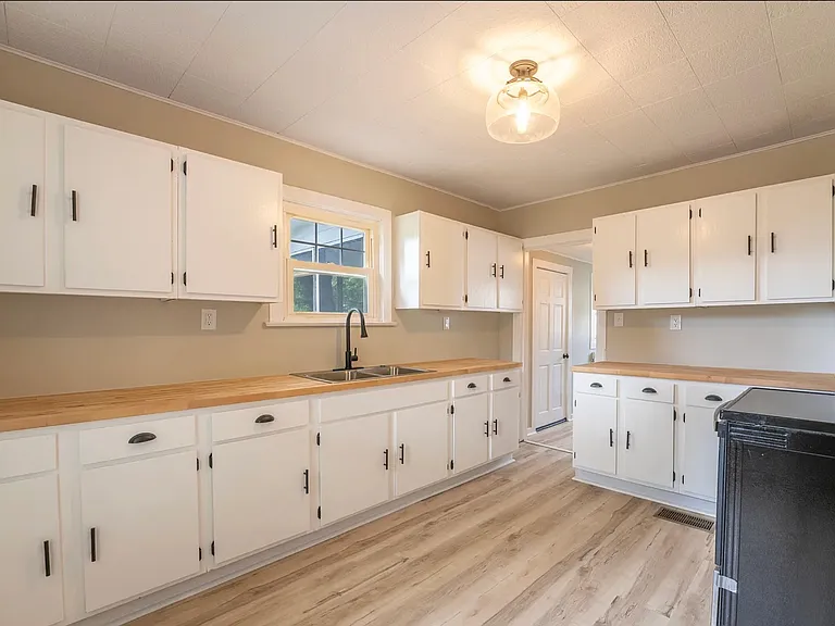 330 Chickamauga Ave — Photo 10