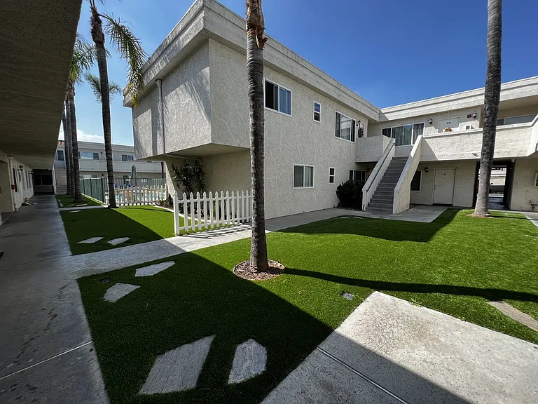 Norwalk Terrace Apartments — Photo 10
