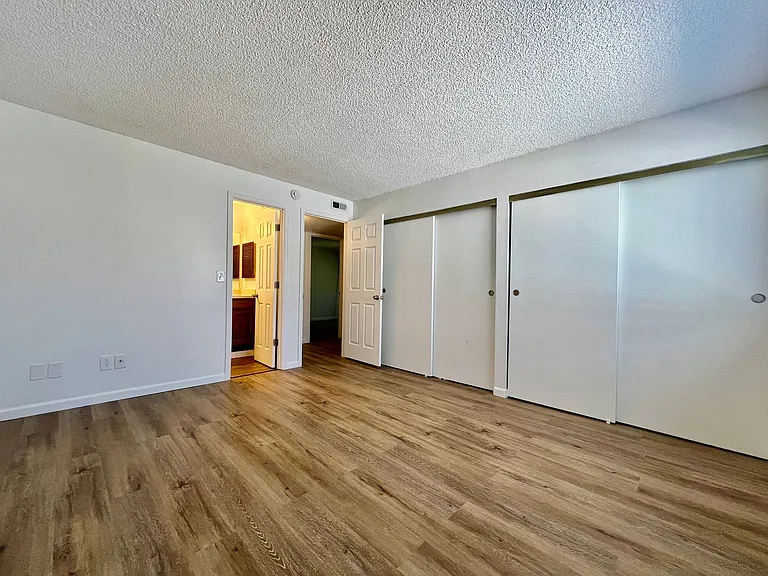 18073 E Ohio Ave #203 — Photo 8