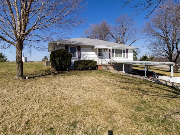 3714 Rochester Rd, Saint Joseph, MO 64506