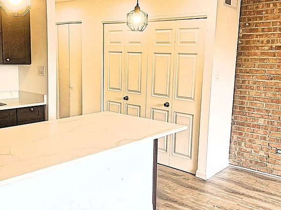 3rd image of 2250 N Lincoln Ave #407