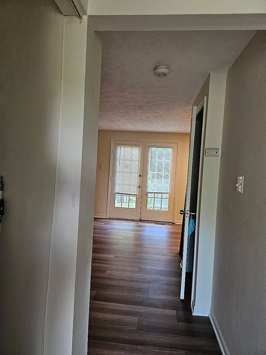 3 bed, 2.5 bath, 1400 sqft, $2,780 — Photo 2