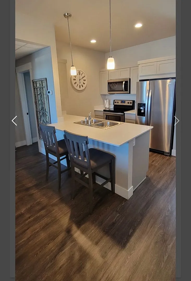 Fully furnished home in heart of newly built subdivision — Photo 2
