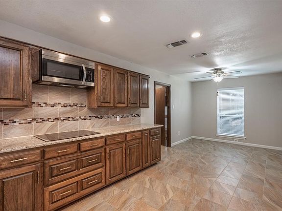 4th image of 2506 Ashbury Ct