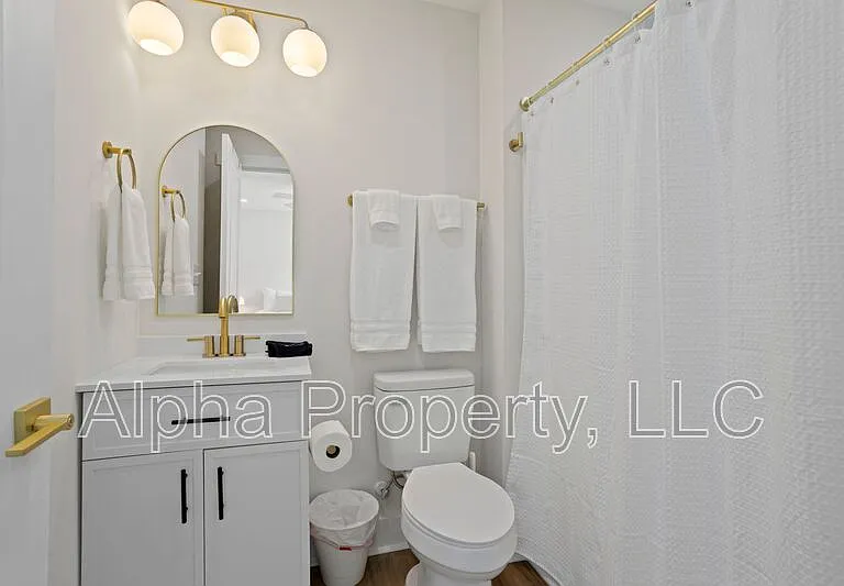 5 McDade St #B — Photo 18