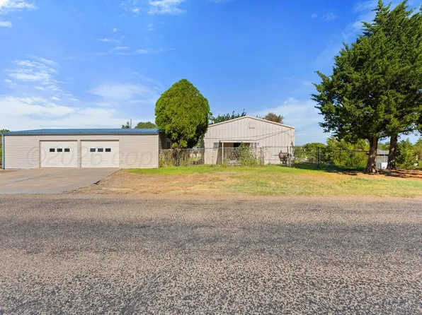 309 Fritch Dr, Fritch, TX 79036