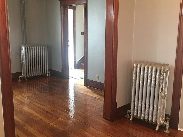 2516 Wirt St — Photo 17
