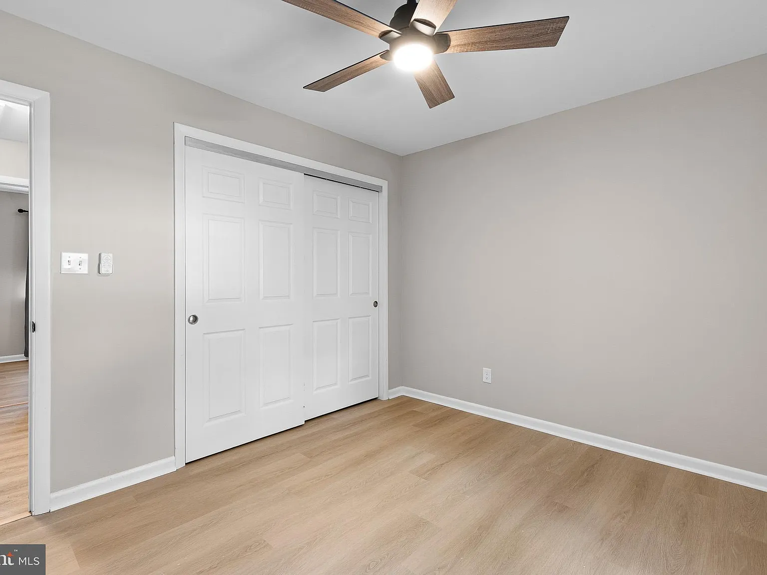 2 bed, 1.0 bath, 1177 sqft, $2,200 — Photo 4