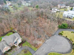 Mountain Laurel Dr, Scranton, PA 18505