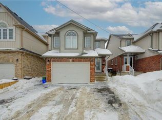 43 Seabrook Dr, Kitchener, ON N2R 1Y1