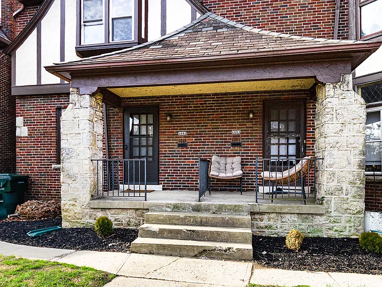 1693 King Ave — Photo 12