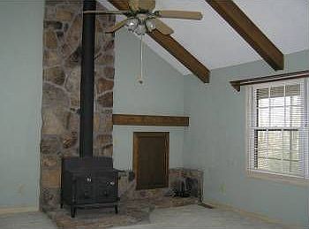 4th image of 1411 Riverview Dr