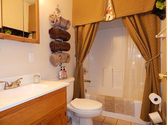5th image of 172 Stonebrook Dr