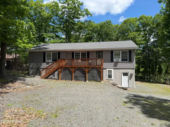 1011 Salem Pl, Lake Ariel, PA 18436