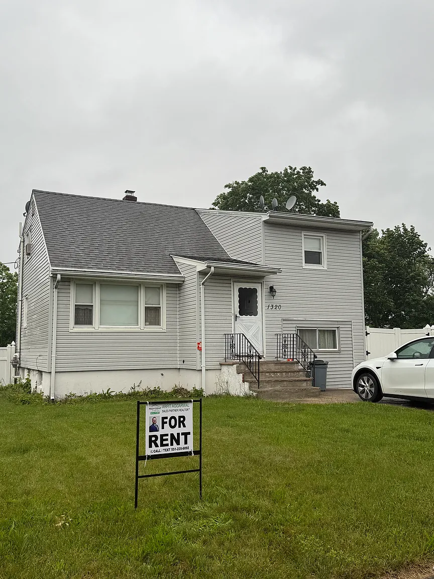 1320 Durham Ave photo 1