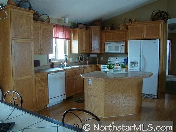 3rd image of 1342 Birch Dr