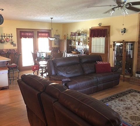 4th image of 1721 Buckhorn Dr