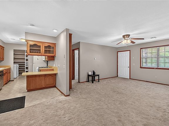 2nd image of 857 2nd St