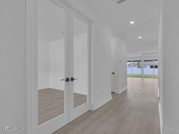 5th image of 568 BLIND OAK Circle