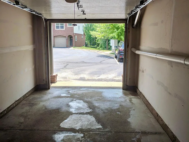 One-car garage