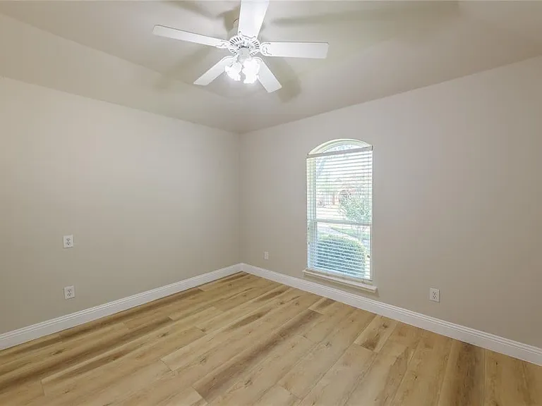 3304 Felicia Ct — Photo 17
