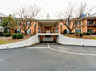 1612 Gardiner Ln APT 206, Louisville, KY 40205