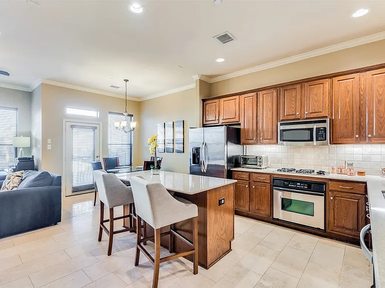 5709 Lunsford Rd — Photo 10