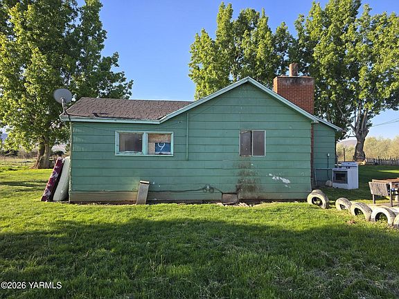 3rd image of 3301 N Wilgus Rd