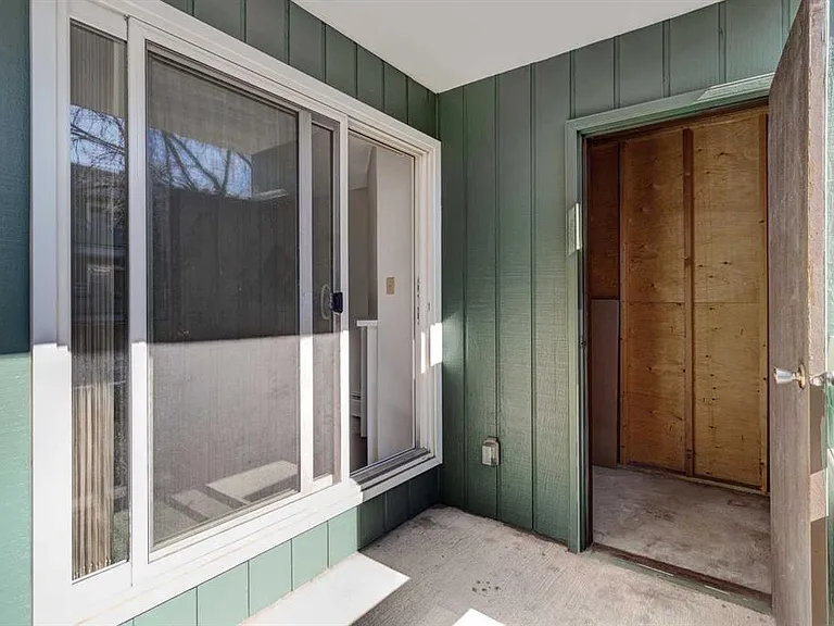 315 Southampton Dr SW #4201 — Photo 8