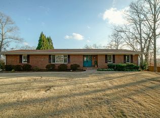 5615 Sourwood Rd, Cumming, GA 30040