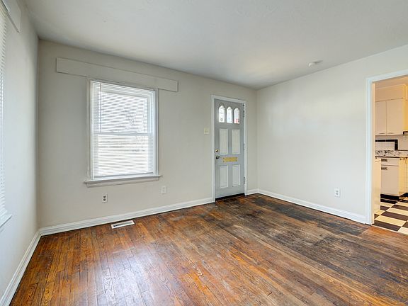 4th image of 10228 Shamrock Ln