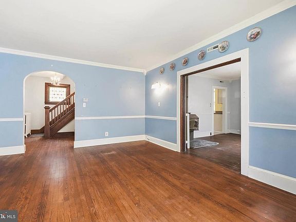 5th image of 7349 Springfield Ave