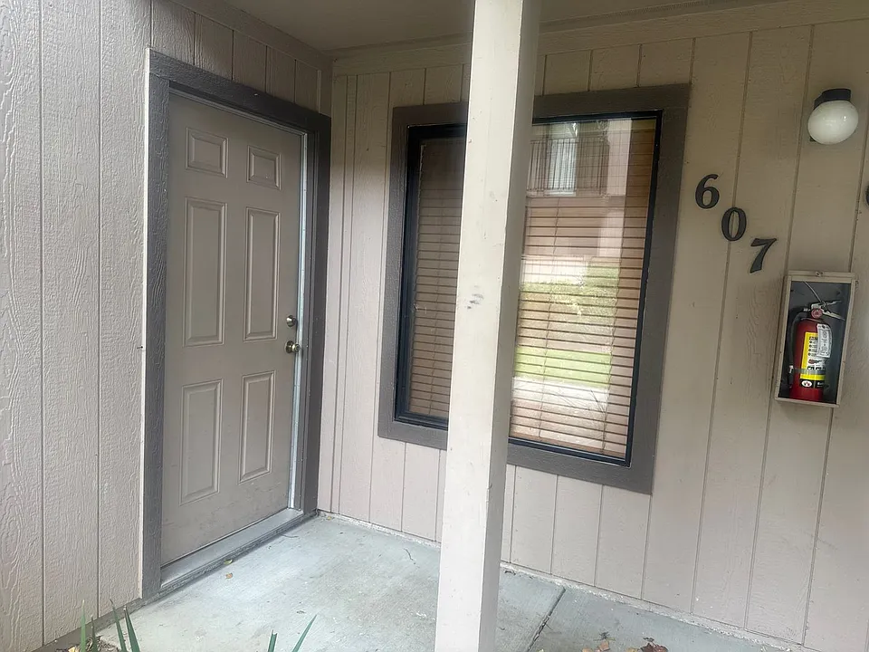 1801 Marshall Rd #607
