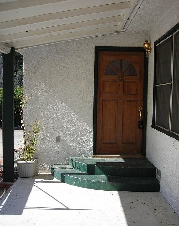1st image of 551 N Yale St