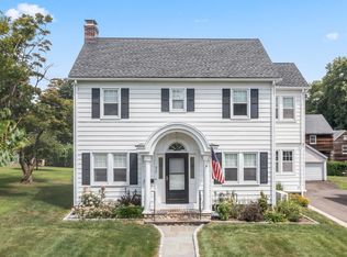 32 Prince Pl, Stamford, CT 06905