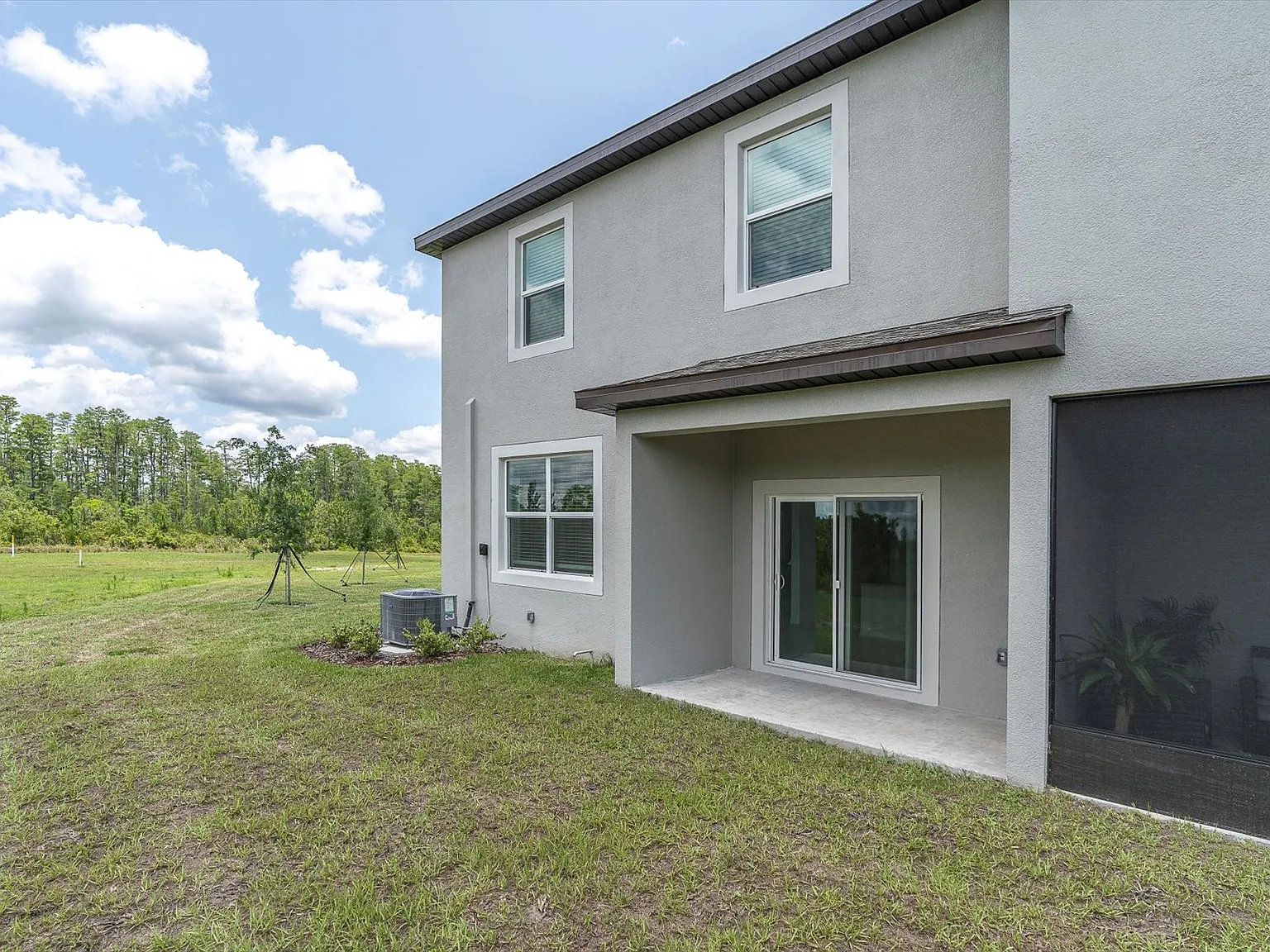 3 bed, 2.5 bath, 1801 sqft, $2,400 — Photo 3