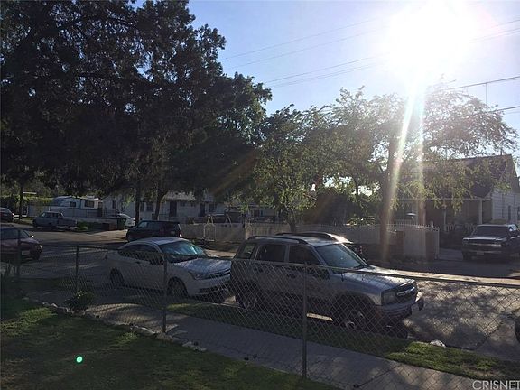 4th image of 371 Leslie Way