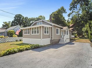 81 John St, Reading, MA 01867