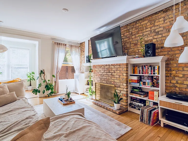 745 W Brompton Ave #2 — Photo 3