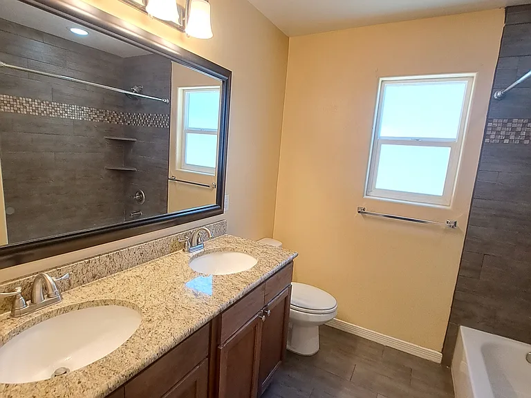 2225 Dakota Dr #D — Photo 15