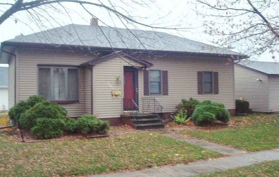 1st image of 240 N School Ave