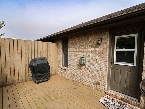 2nd image of 3904 Abbey Ridge Ct