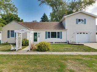 207 S Center St, Lexington, IL 61753