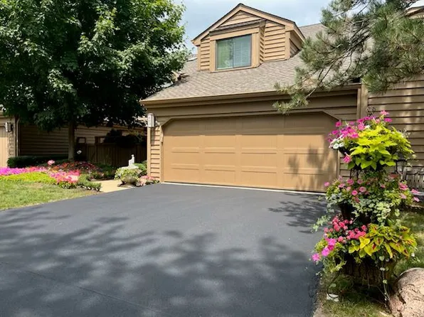 982 Longmeadow Ct #1025, Barrington, IL 60010