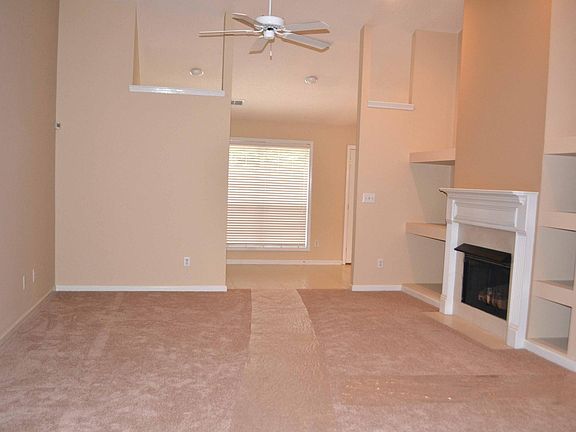 3rd image of 124 Summer Hill Dr