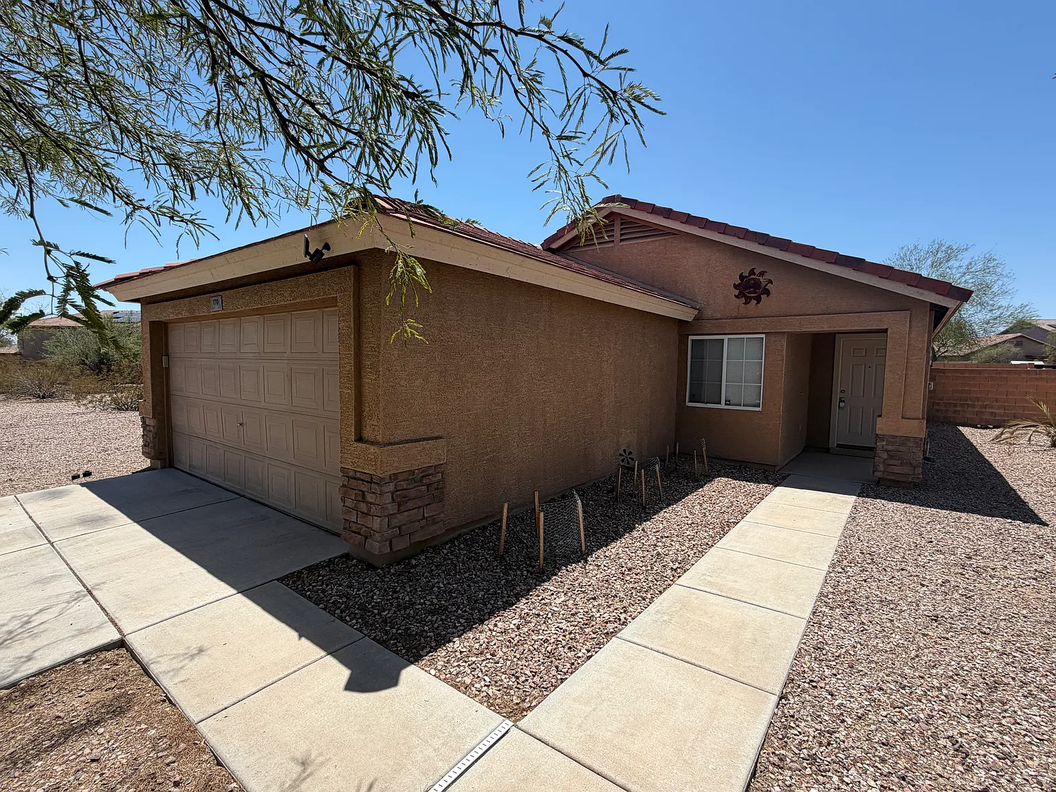 3 bed, 1096 sqft, $1,750 — Photo 3