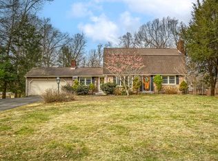 4 Raymond Dr, Wilbraham, MA 01095