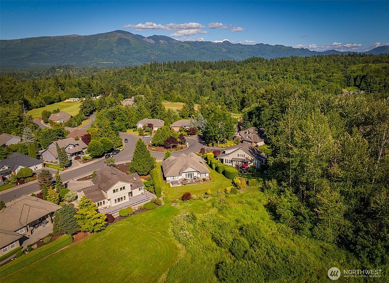 3rd image of 1218 Alpine View Drive