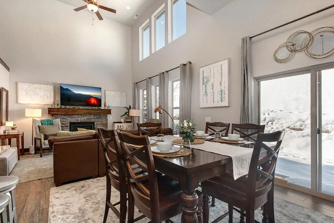 4 bed, 3.5 bath, 2492 sqft, $4,600 — Photo 3